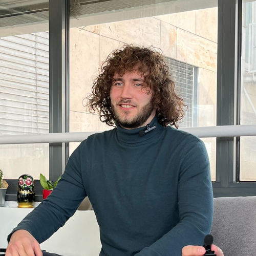Danilo Prelevikj, Instantly Expert
